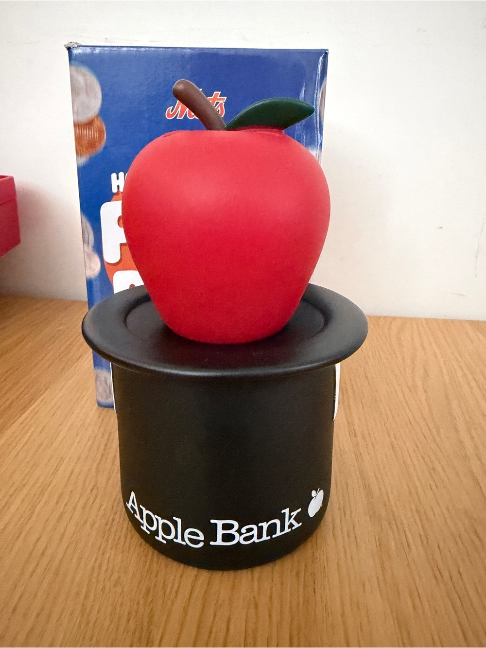 Mets Home Run Apple Collectible Piggy Bank - Picture 2 of 3